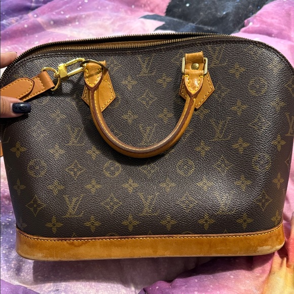 Louis Vuitton Alma PM - Picture 2 of 8